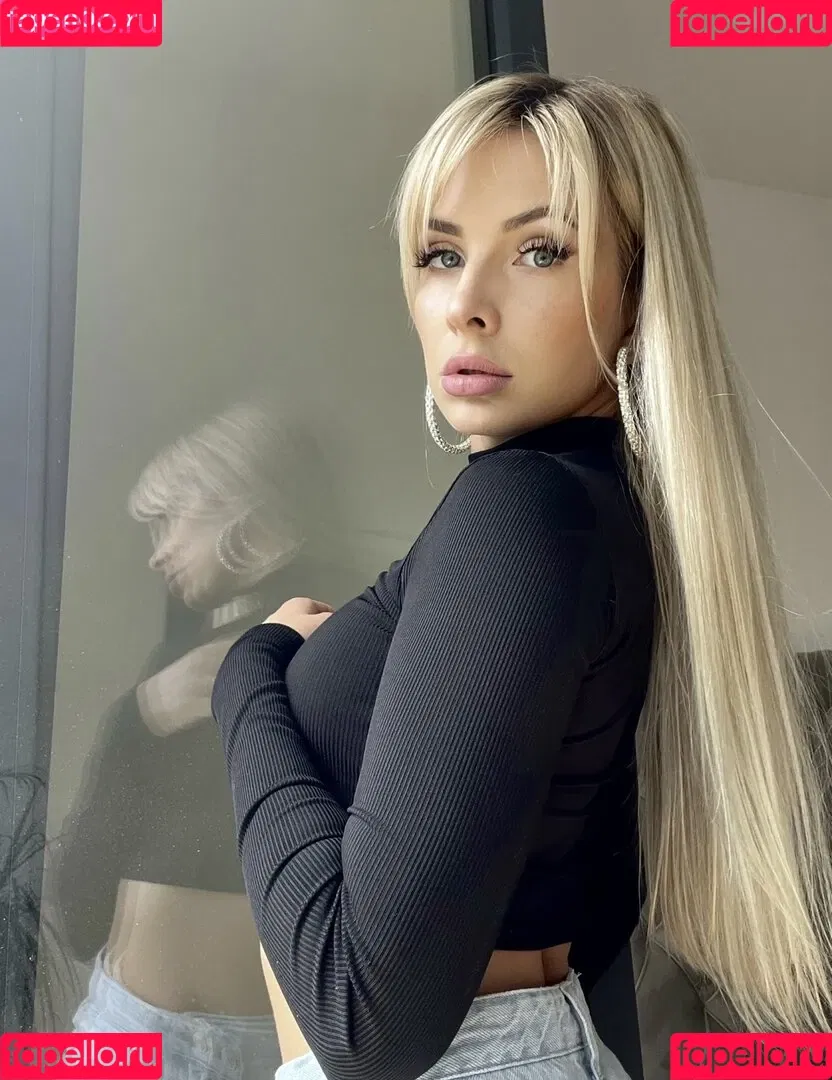 EileX Onlyfans Photo Gallery 