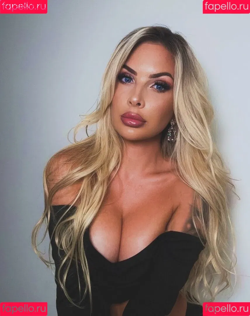 EileX Onlyfans Photo Gallery 