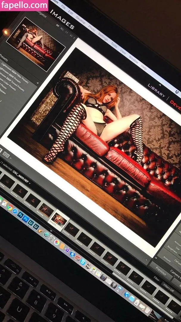 EileX Onlyfans Photo Gallery 