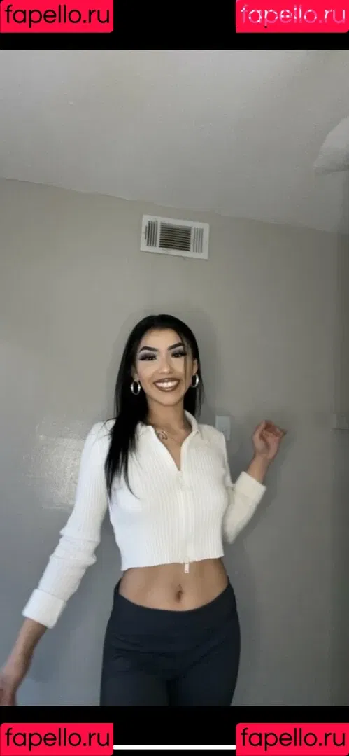 lynaiiiibabyy Onlyfans Photo Gallery 