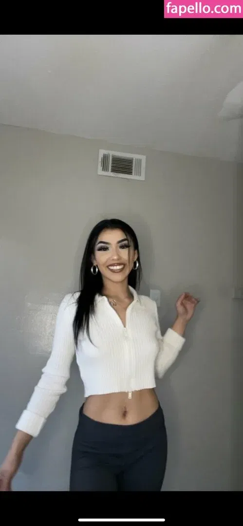 lynaiiiibabyy Onlyfans Photo Gallery 