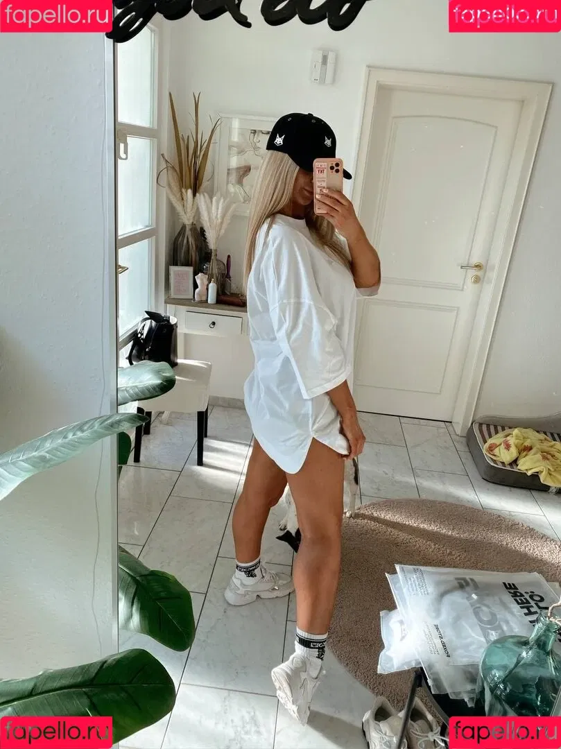 Mareike Fox Onlyfans Photo Gallery 