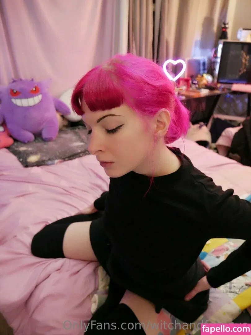 witchandfamous Onlyfans Photo Gallery 