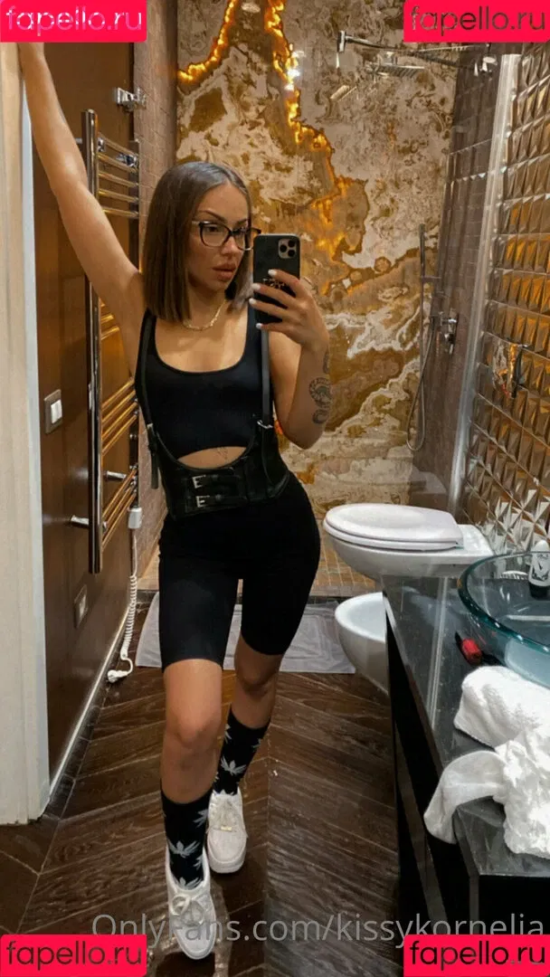 kissykornelia Onlyfans Photo Gallery 