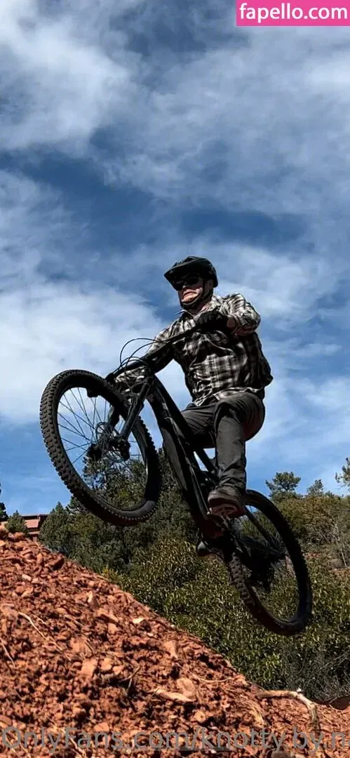 knotty.by.nature Onlyfans Photo Gallery 