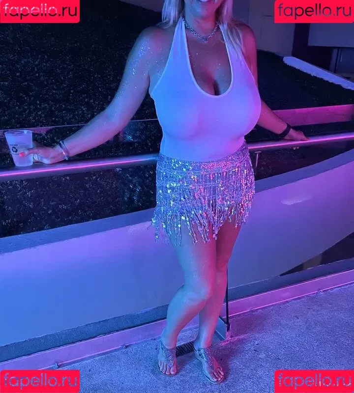 Mrs. Vice Onlyfans Photo Gallery 