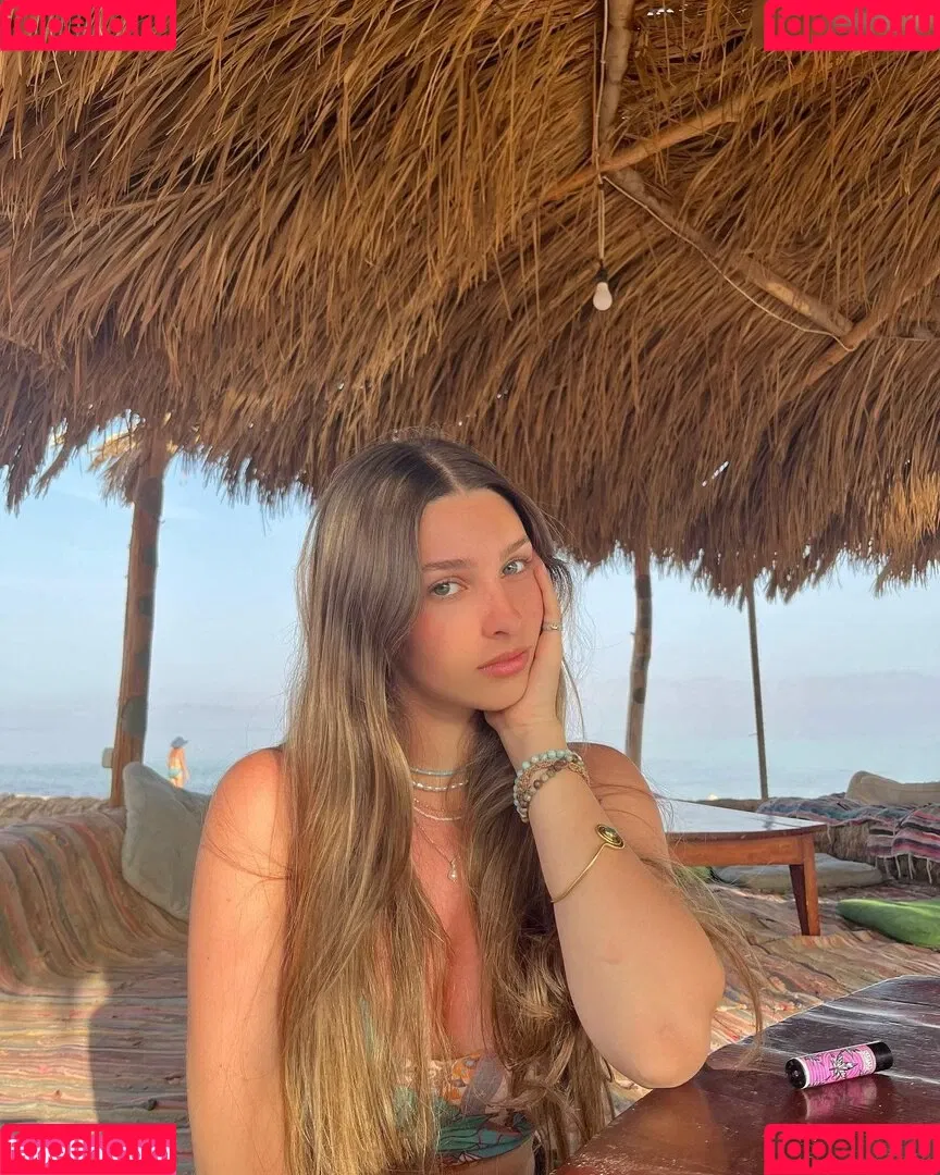 Ella Netzer Onlyfans Photo Gallery 
