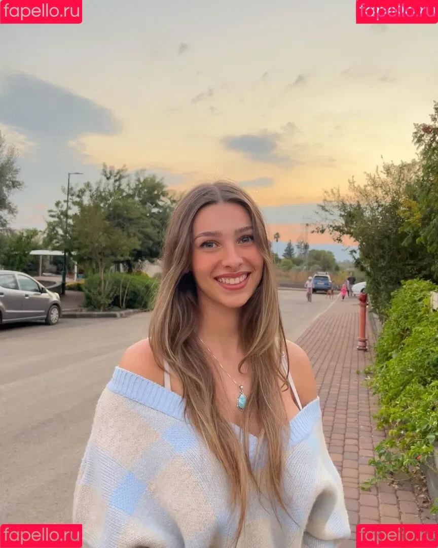 Ella Netzer Onlyfans Photo Gallery 
