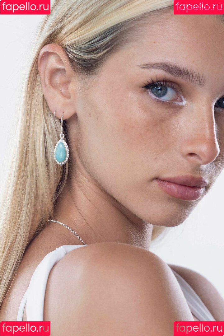 Ella Netzer Onlyfans Photo Gallery 