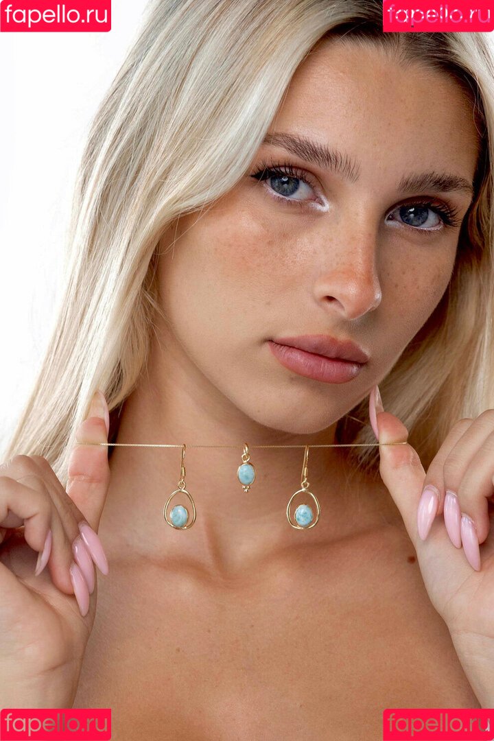 Ella Netzer Onlyfans Photo Gallery 