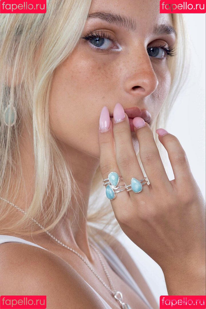 Ella Netzer Onlyfans Photo Gallery 