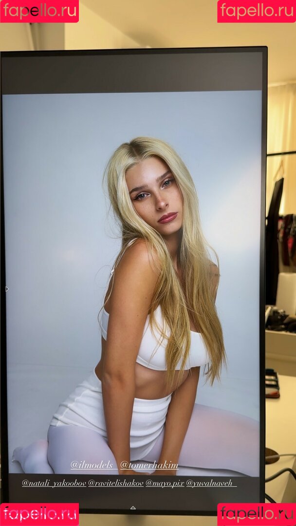 Ella Netzer Onlyfans Photo Gallery 