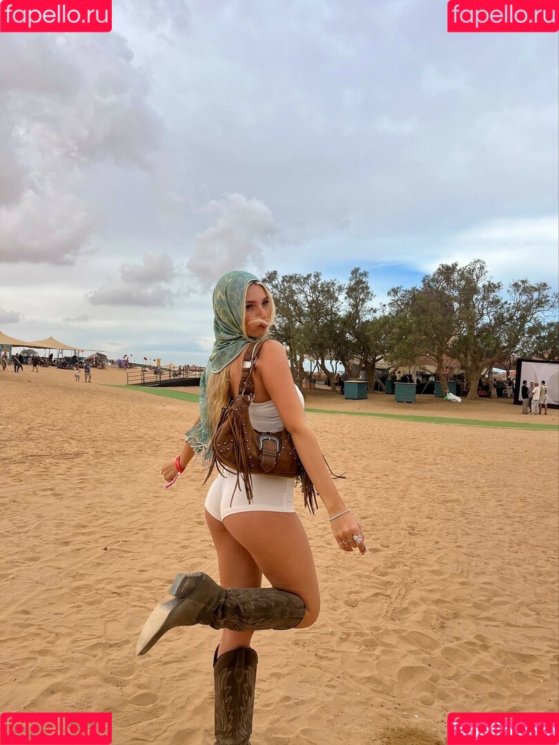 Ella Netzer Onlyfans Photo Gallery 