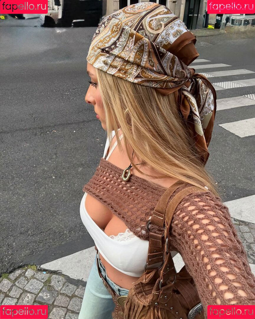 Ella Netzer Onlyfans Photo Gallery 