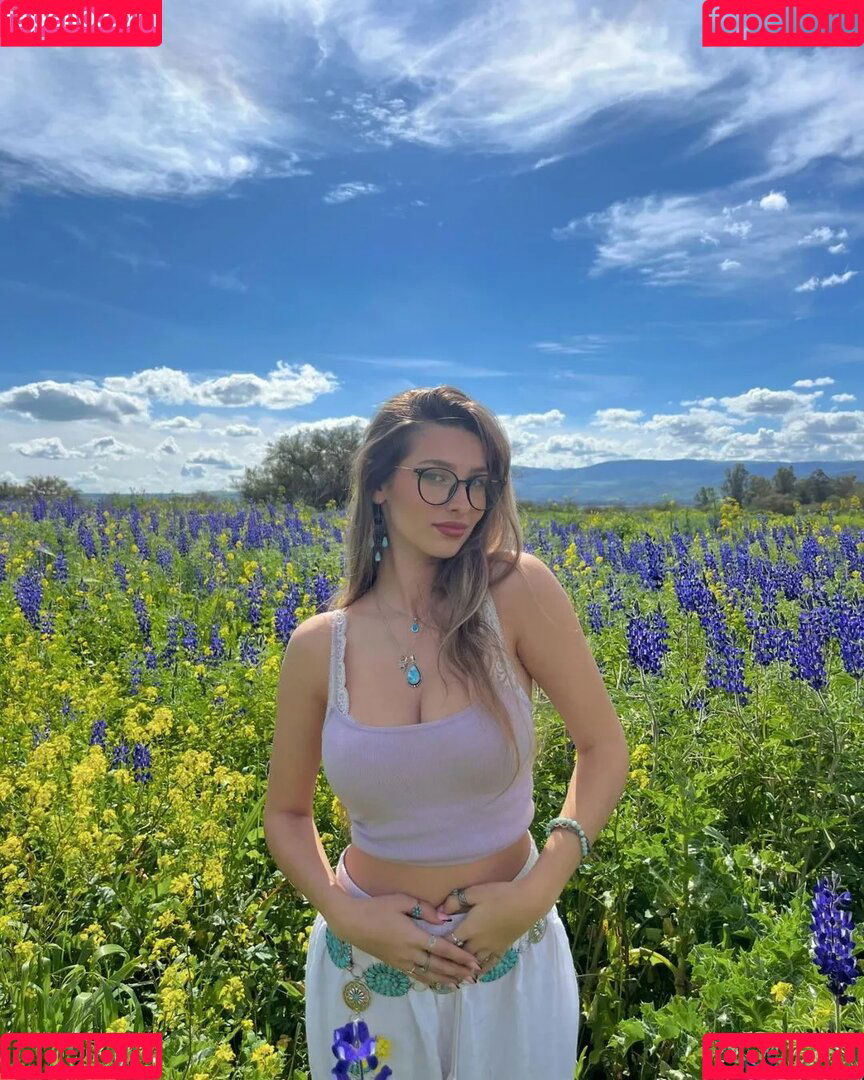 Ella Netzer Onlyfans Photo Gallery 