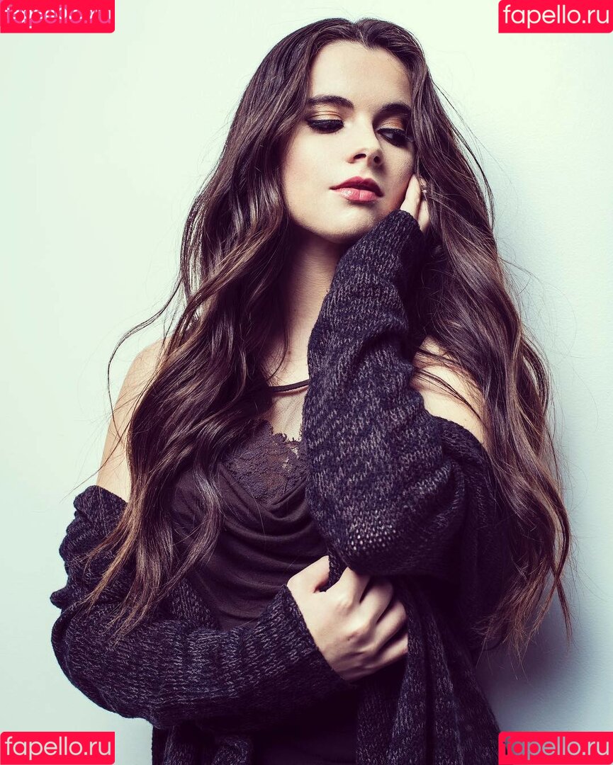 Vanessa Marano Onlyfans Photo Gallery 