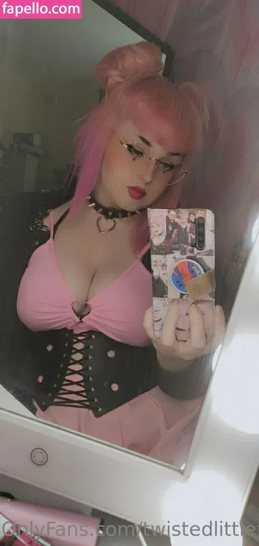 twistedlittlefree Onlyfans Photo Gallery 