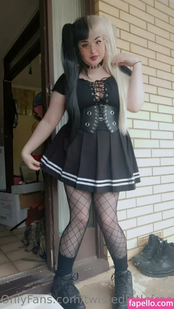 twistedlittlefree Onlyfans Photo Gallery 