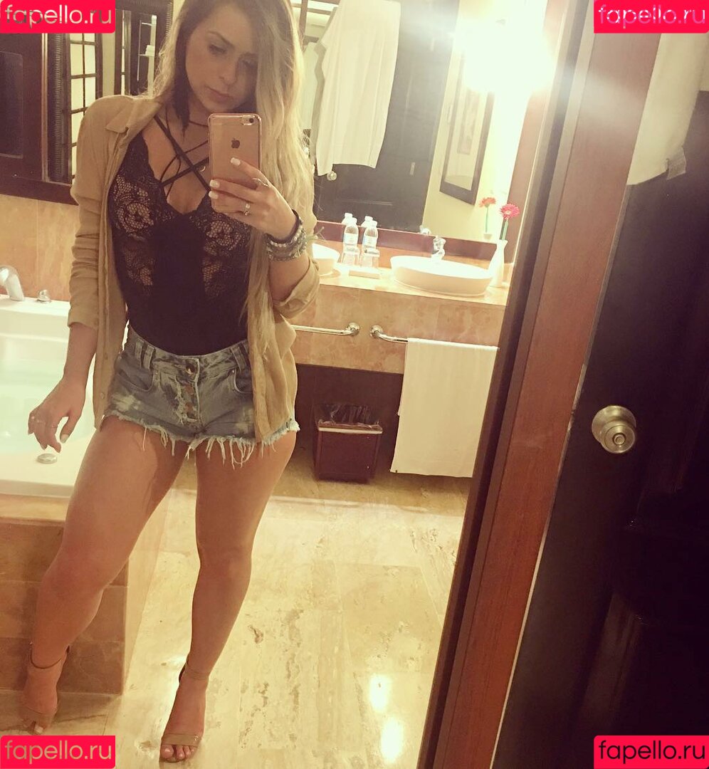 Yasmin Hehn Onlyfans Photo Gallery 