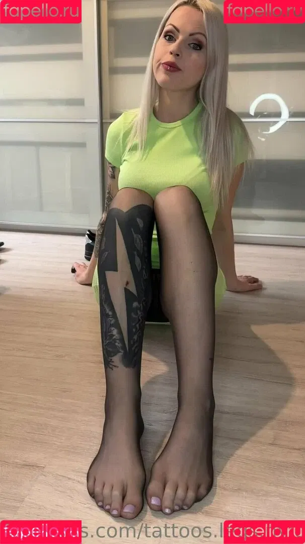 tattoos.legs.nylons Onlyfans Photo Gallery 