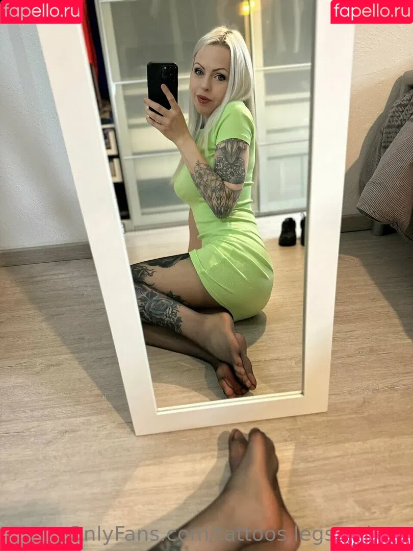 tattoos.legs.nylons Onlyfans Photo Gallery 
