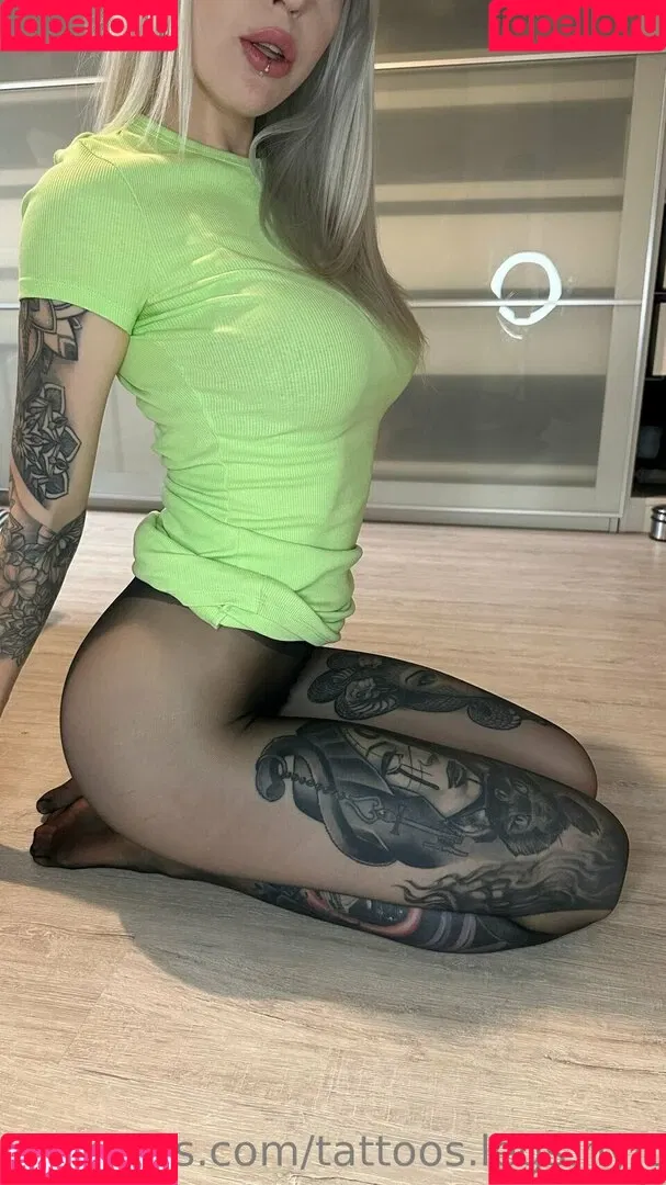 tattoos.legs.nylons Onlyfans Photo Gallery 