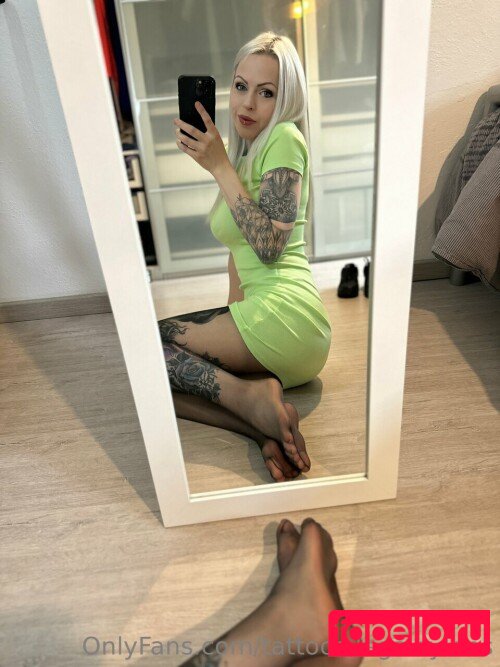 tattoos.legs.nylons Nude Onlyfans Photo 32