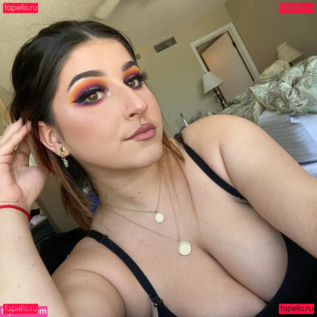 zucchini.angst Onlyfans Photo Gallery 