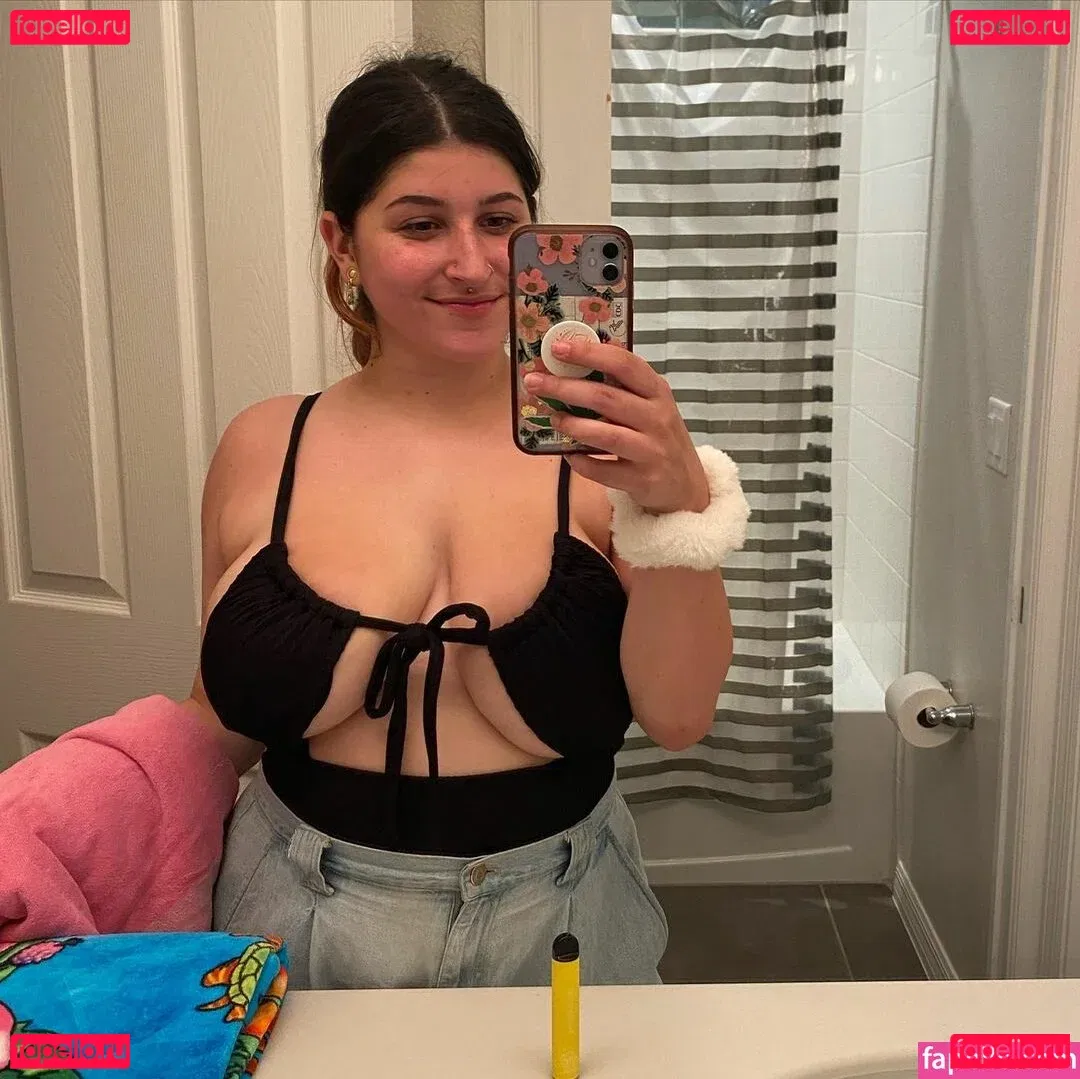 zucchini.angst Onlyfans Photo Gallery 