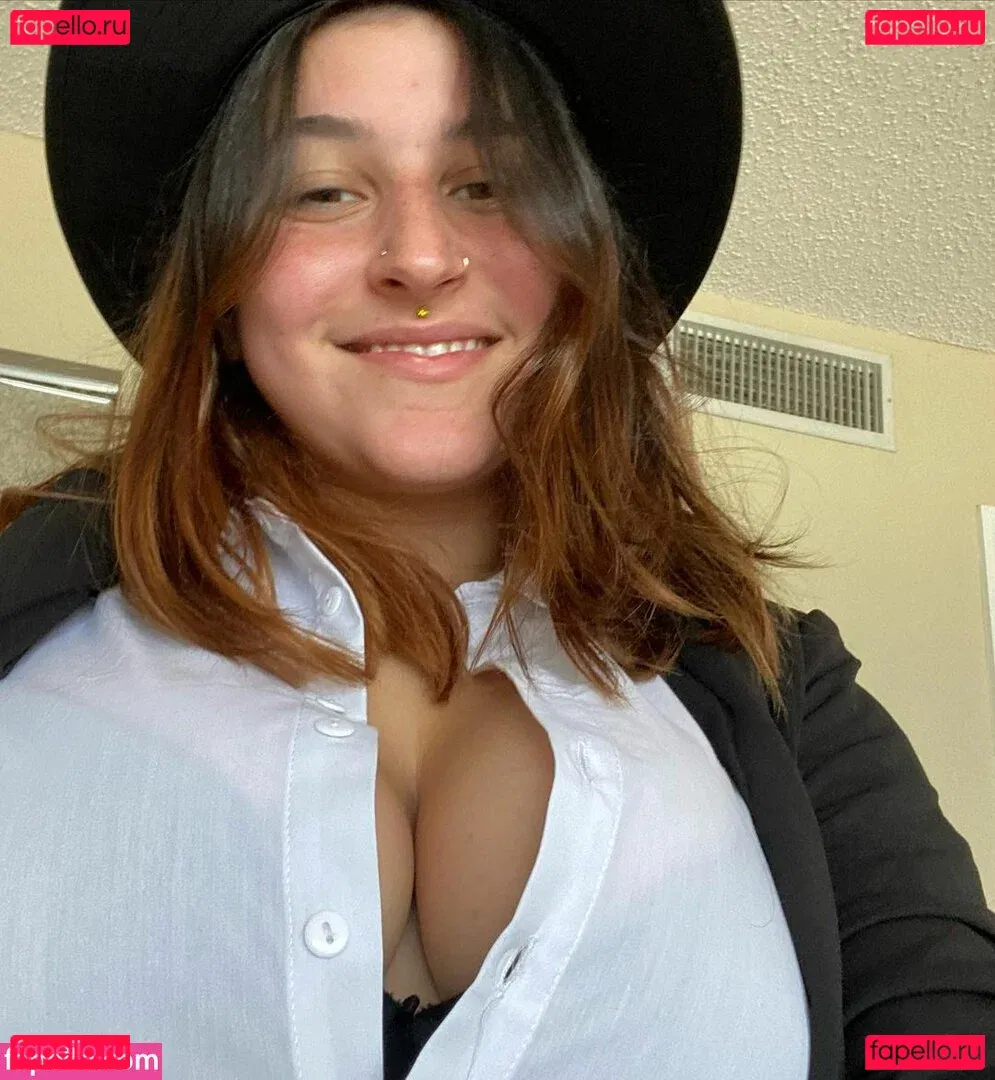 zucchini.angst Onlyfans Photo Gallery 