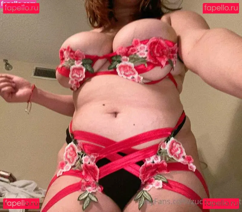 zucchini.angst Onlyfans Photo Gallery 