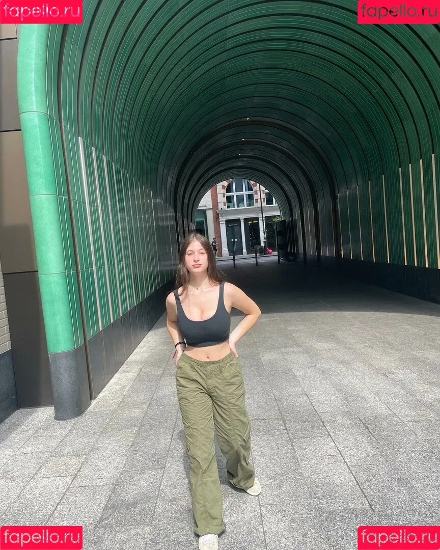 Rona Y Onlyfans Photo Gallery 