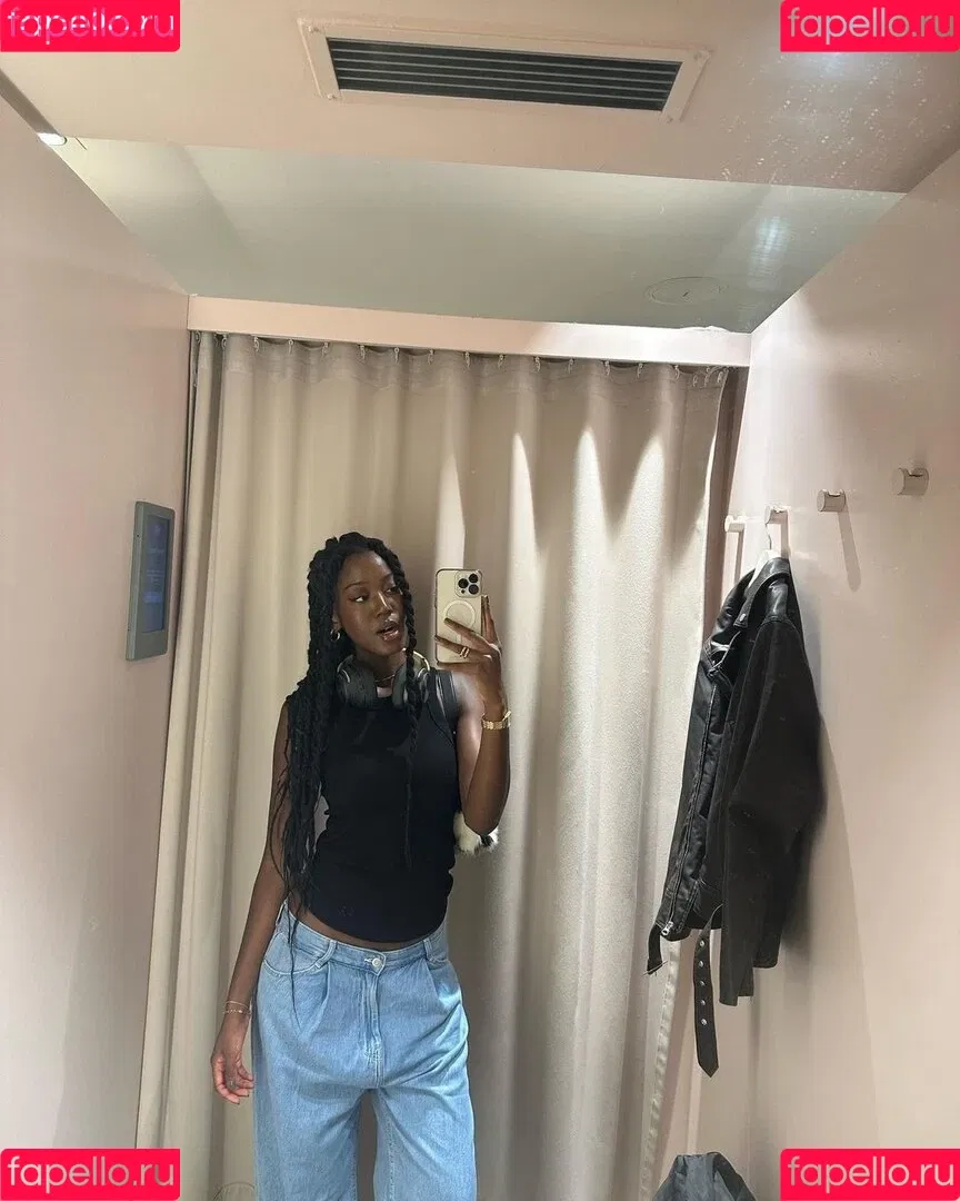 Carefreehamuyela Onlyfans Photo Gallery 