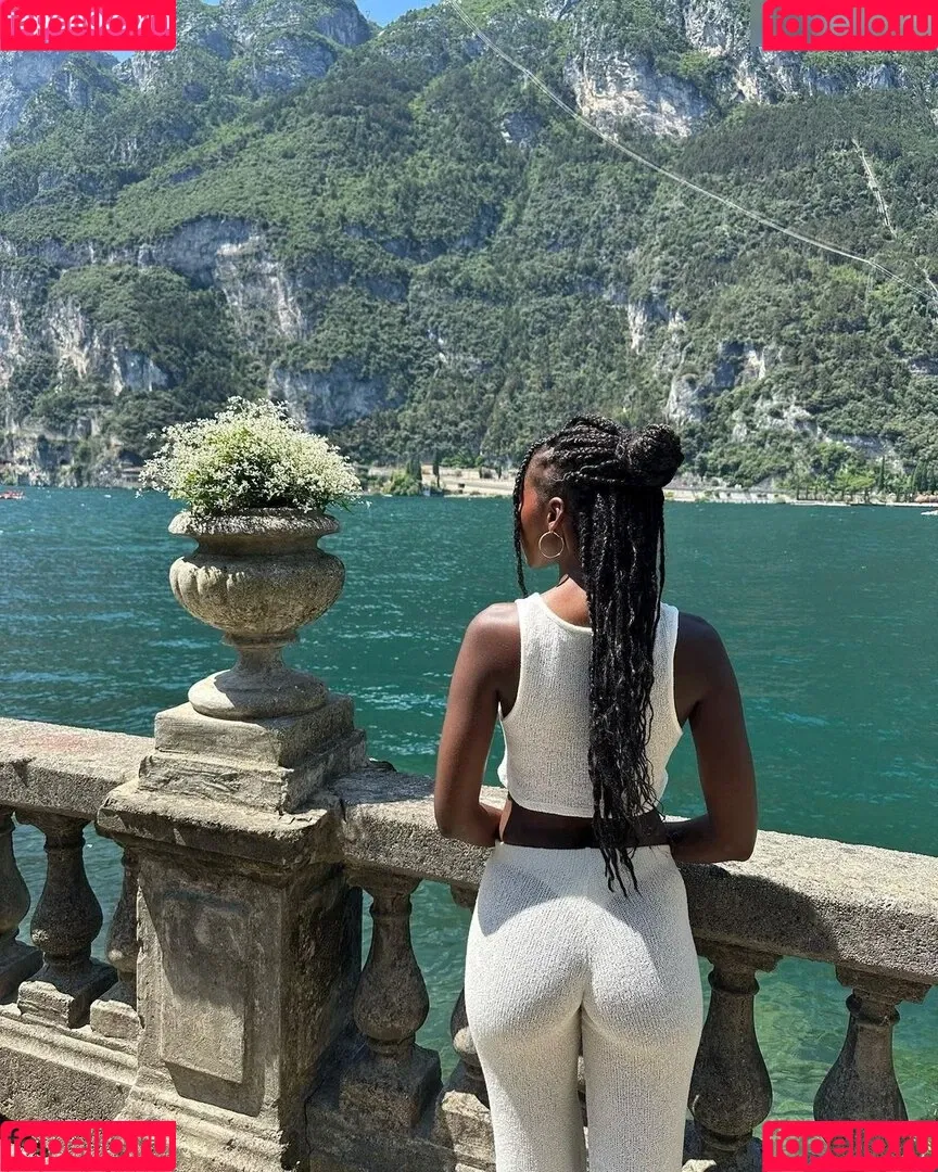 Carefreehamuyela Onlyfans Photo Gallery 