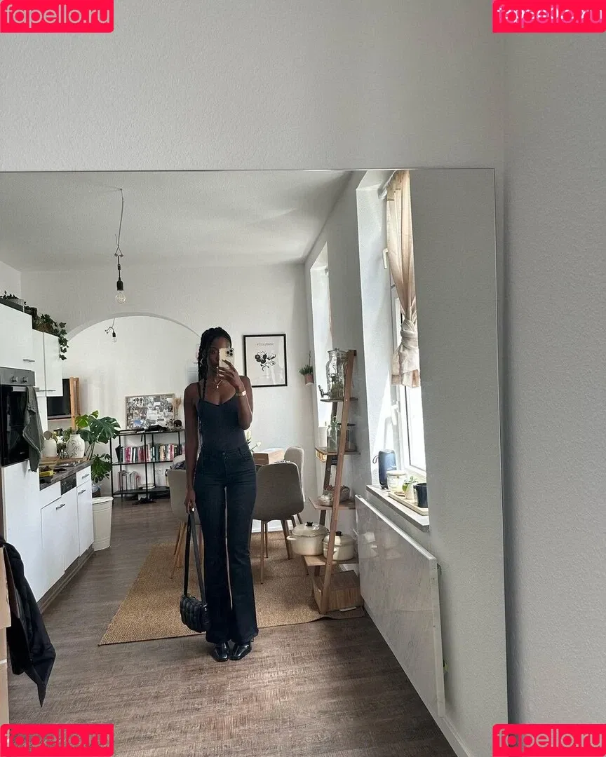 Carefreehamuyela Onlyfans Photo Gallery 