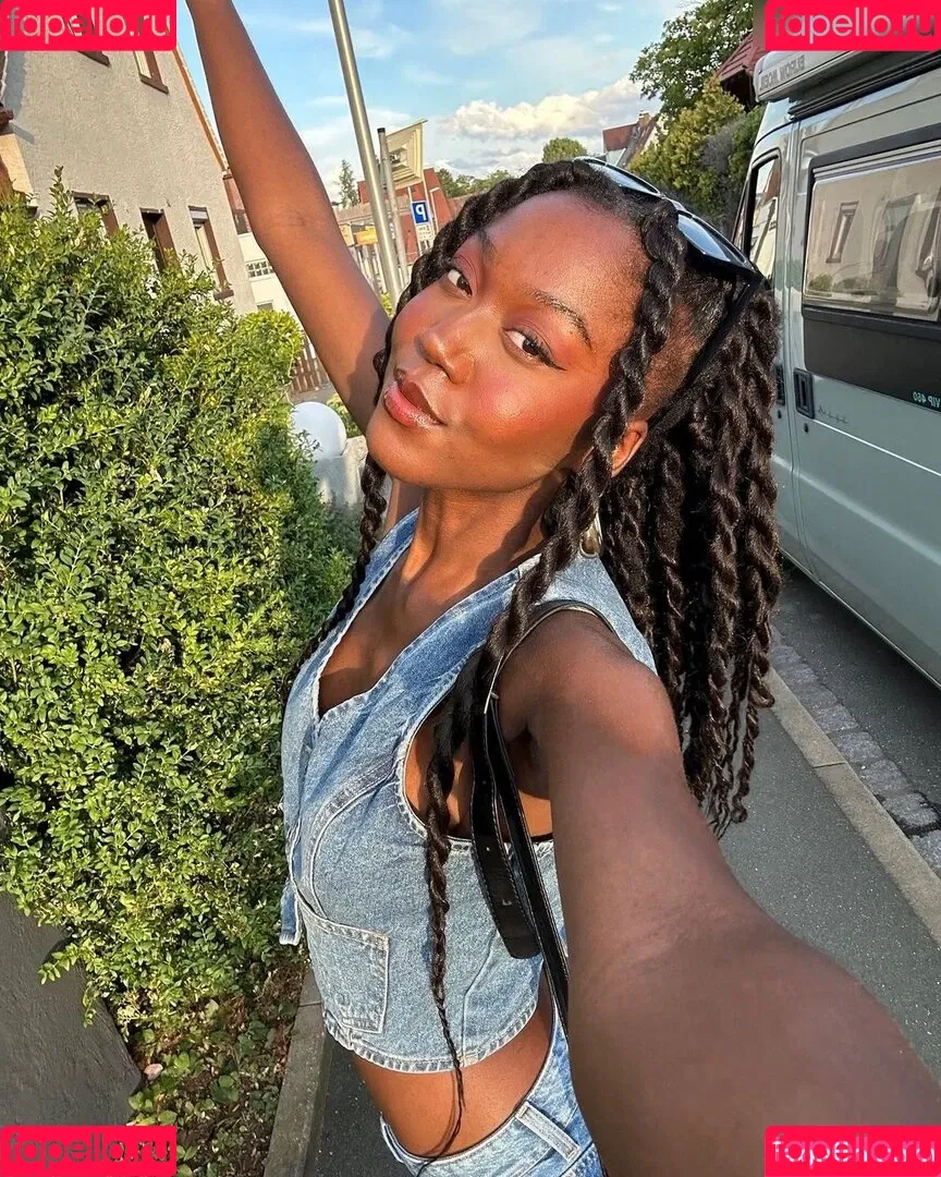 Carefreehamuyela Onlyfans Photo Gallery 