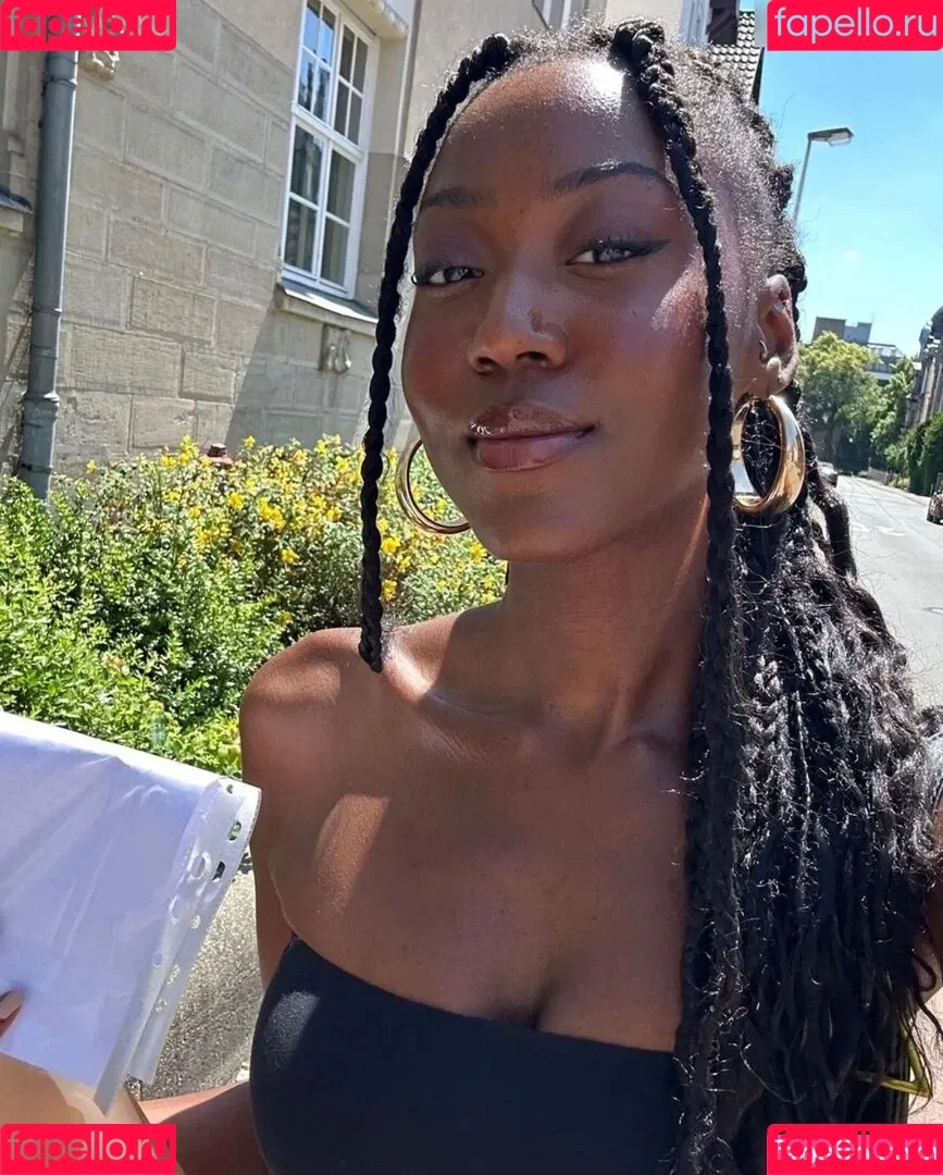Carefreehamuyela Onlyfans Photo Gallery 