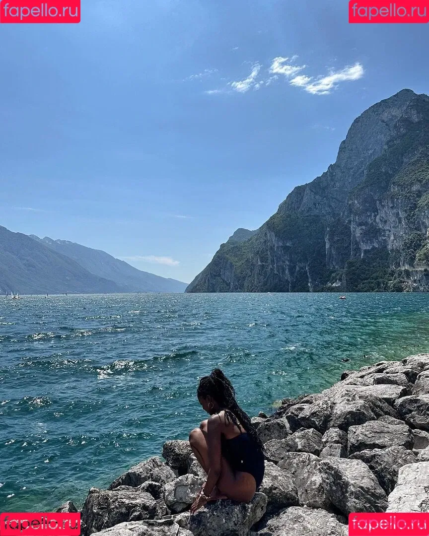 Carefreehamuyela Onlyfans Photo Gallery 
