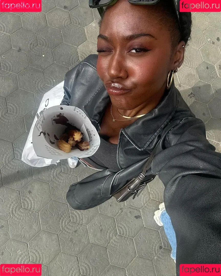 Carefreehamuyela Onlyfans Photo Gallery 