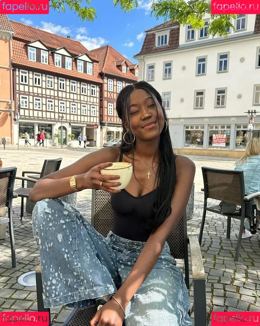 Carefreehamuyela Onlyfans Photo Gallery 