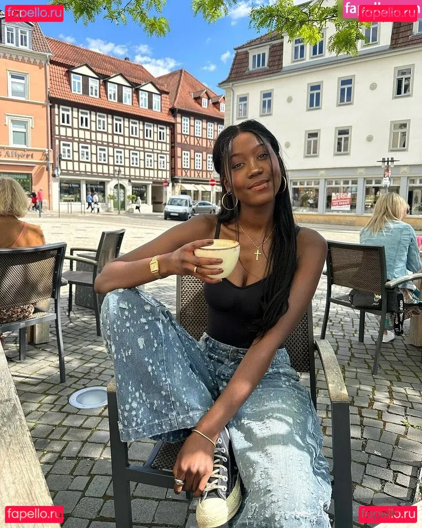 Carefreehamuyela Onlyfans Photo Gallery 