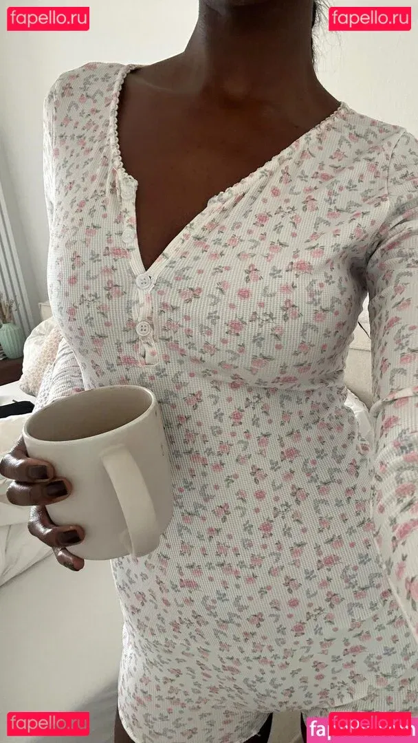 Carefreehamuyela Onlyfans Photo Gallery 