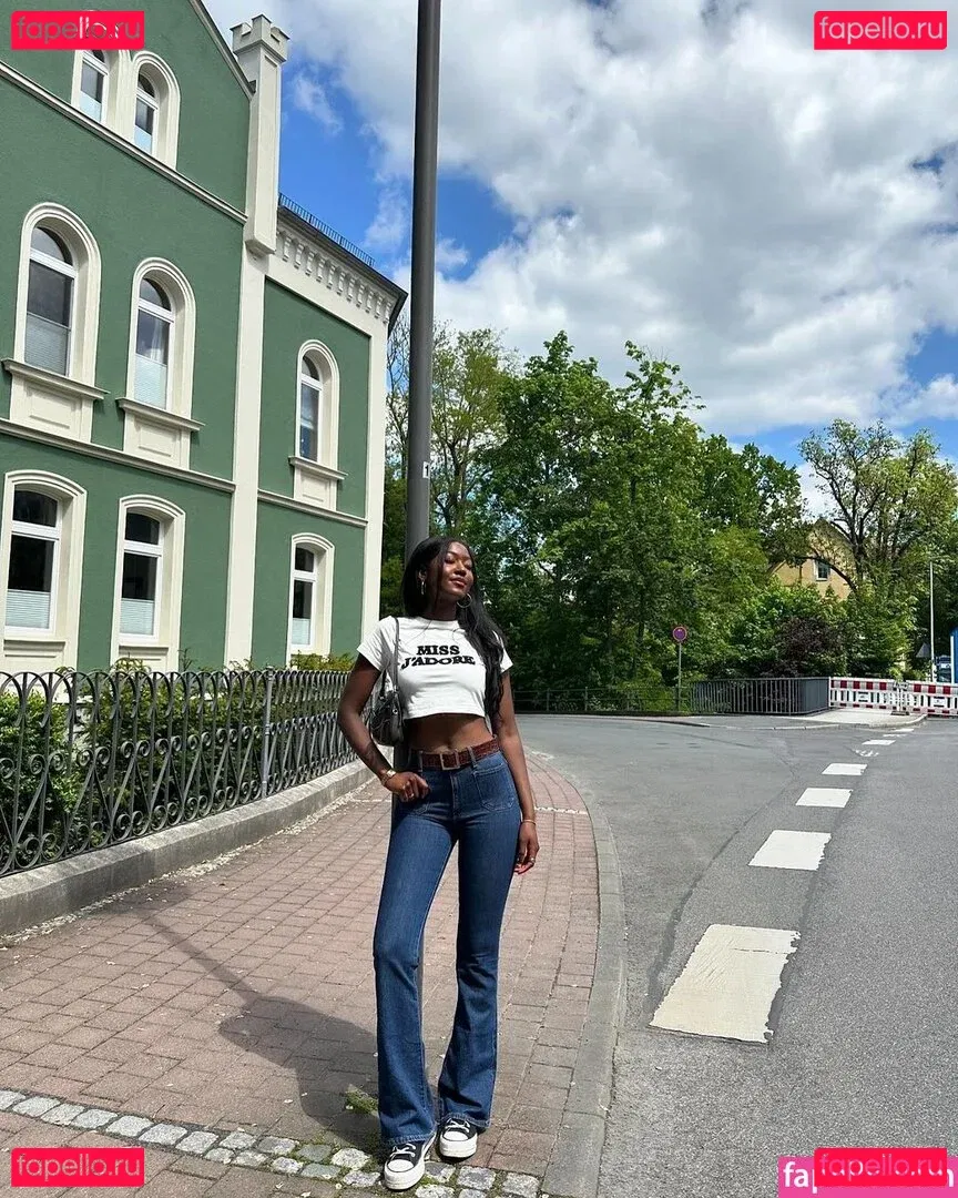 Carefreehamuyela Onlyfans Photo Gallery 