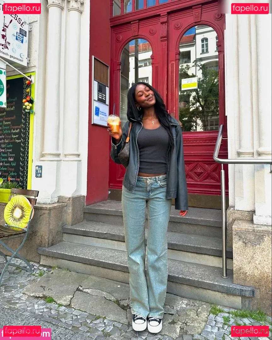 Carefreehamuyela Onlyfans Photo Gallery 