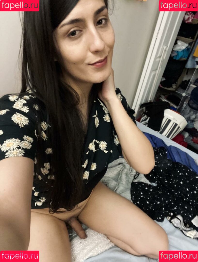 ellaisakittycat Onlyfans Photo Gallery 