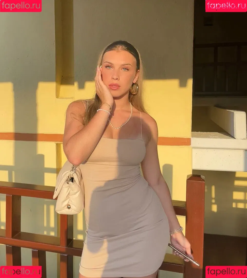 celinajoyy Onlyfans Photo Gallery 