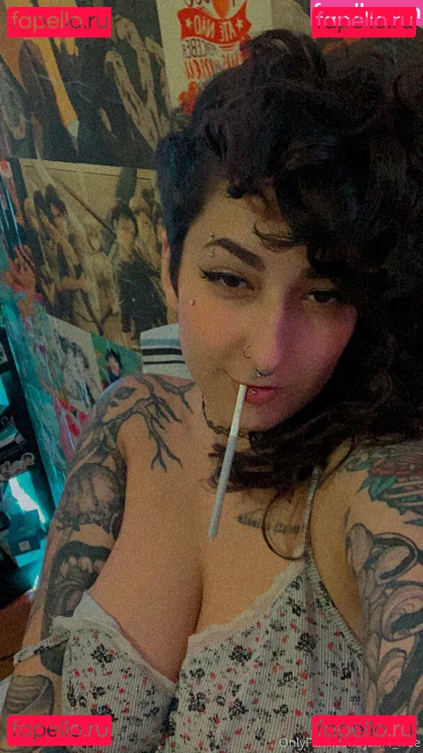 julh4_free Onlyfans Photo Gallery 