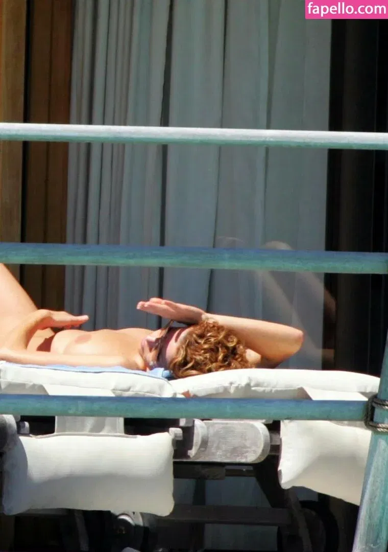 Natasha Kaplinsky Onlyfans Photo Gallery 