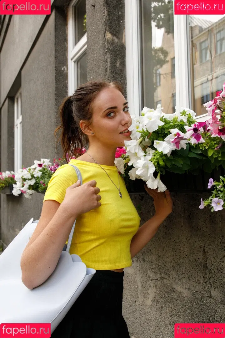 Oxana Chic Onlyfans Photo Gallery 