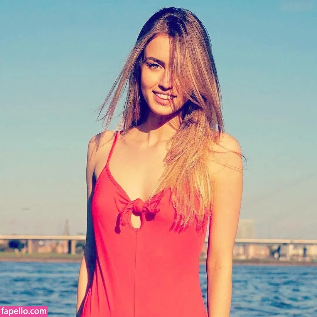 Manuela Apitzsch (maapi90) Onlyfans Photo Gallery 